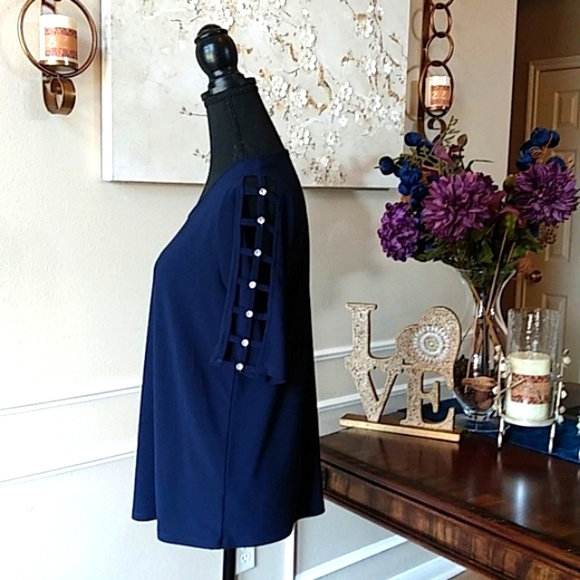Navy Blue Elbow Sleeves Embellished Top By 89th & Madison. Size M - Picture 6 of 17